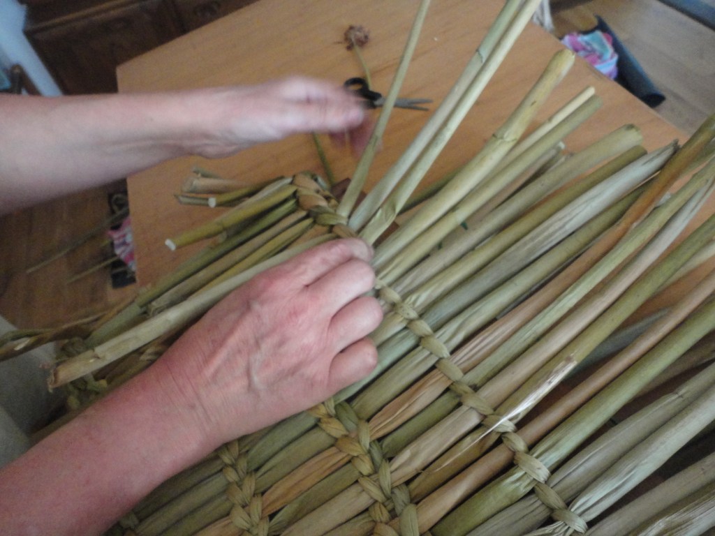 Weaved Rushes Rush Tote in a Day – Ely Basketmaker